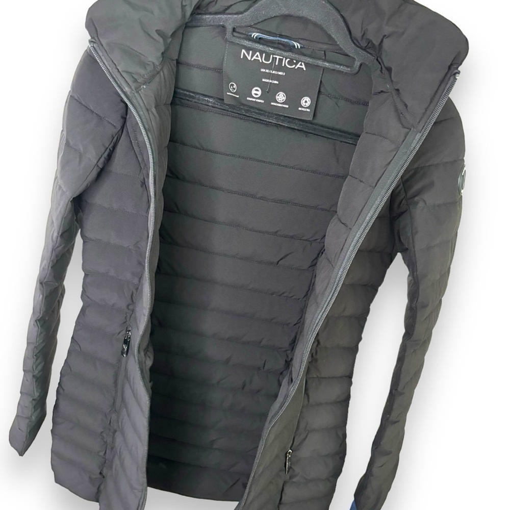 NWT Nautica Black Lightweight Puffer Jacket with Removable Hood MSRP $200 - XS - Picture 4 of 14